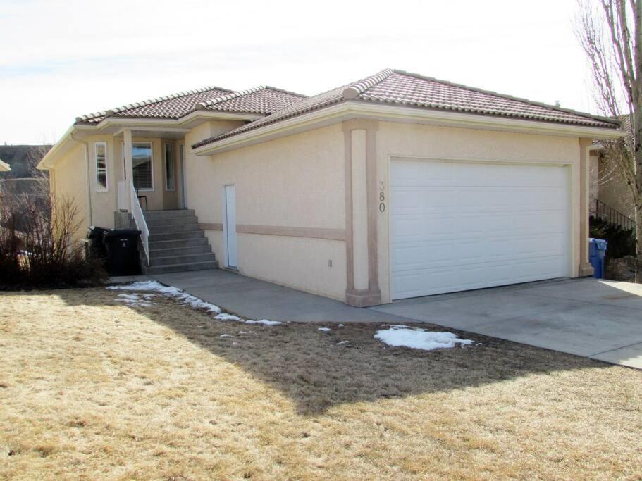 Paradise Canyon Golf Resort, Signature Walkout Condo 380 Lethbridge Bagian luar foto